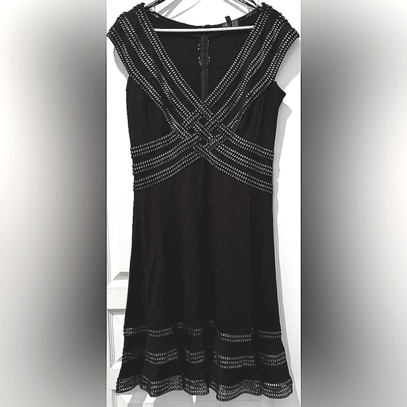 Tadashi Shoji Sleeveless Plunging V-neck A-line Dress w Silver Foil Detail - Picture 2 of 5